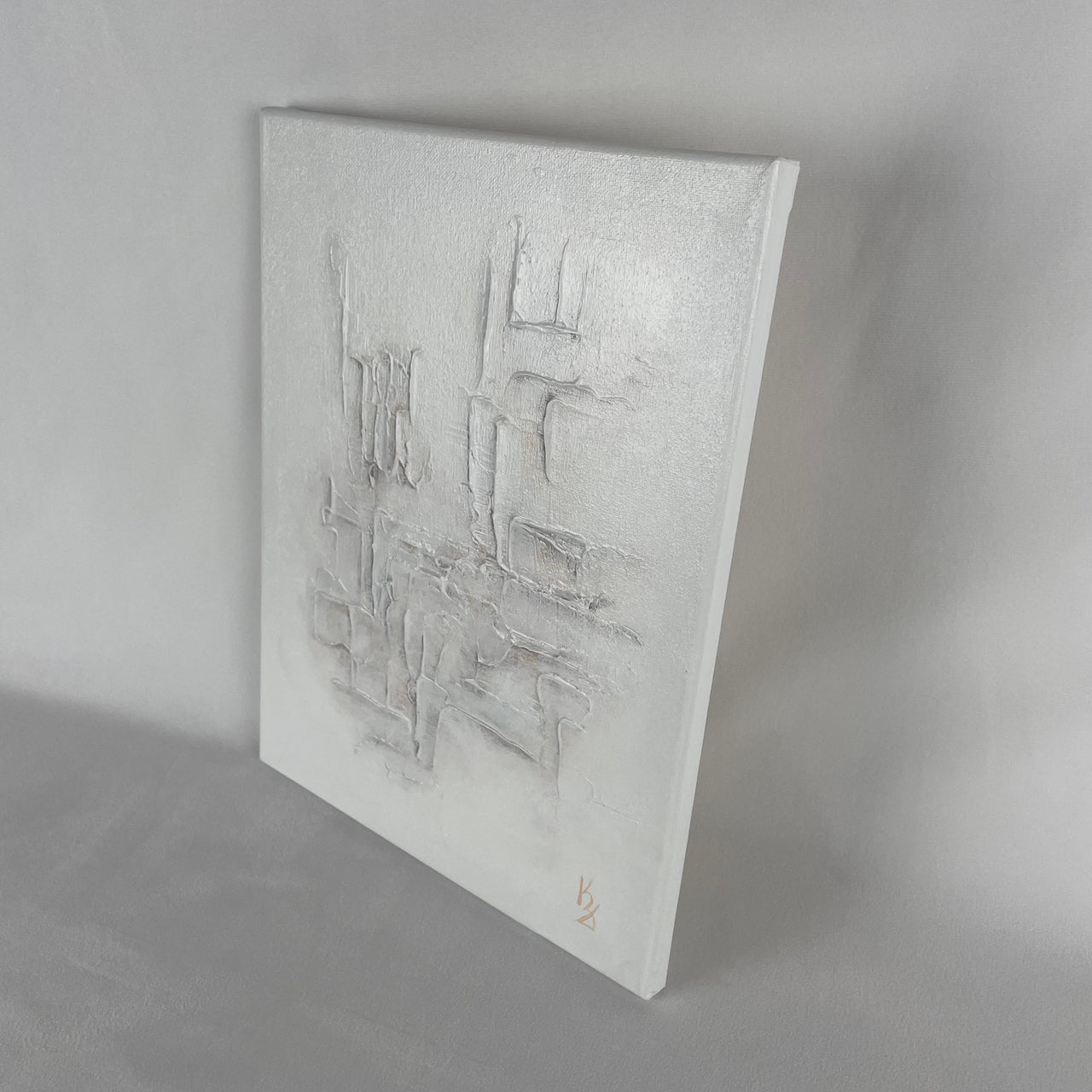 Time labyrinth. White