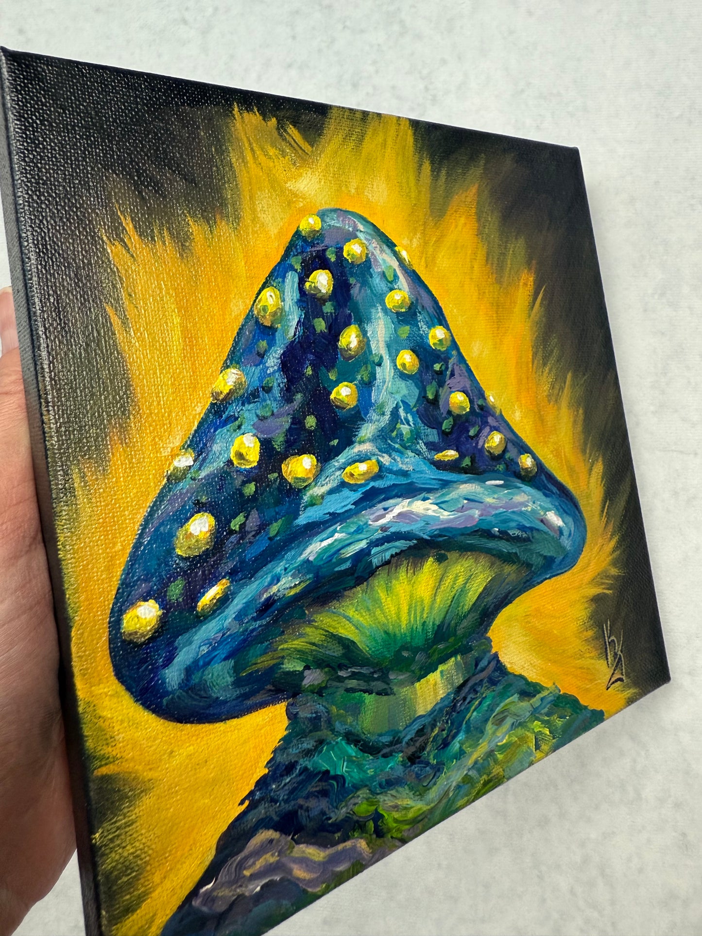 High-headed mushroom. Blue